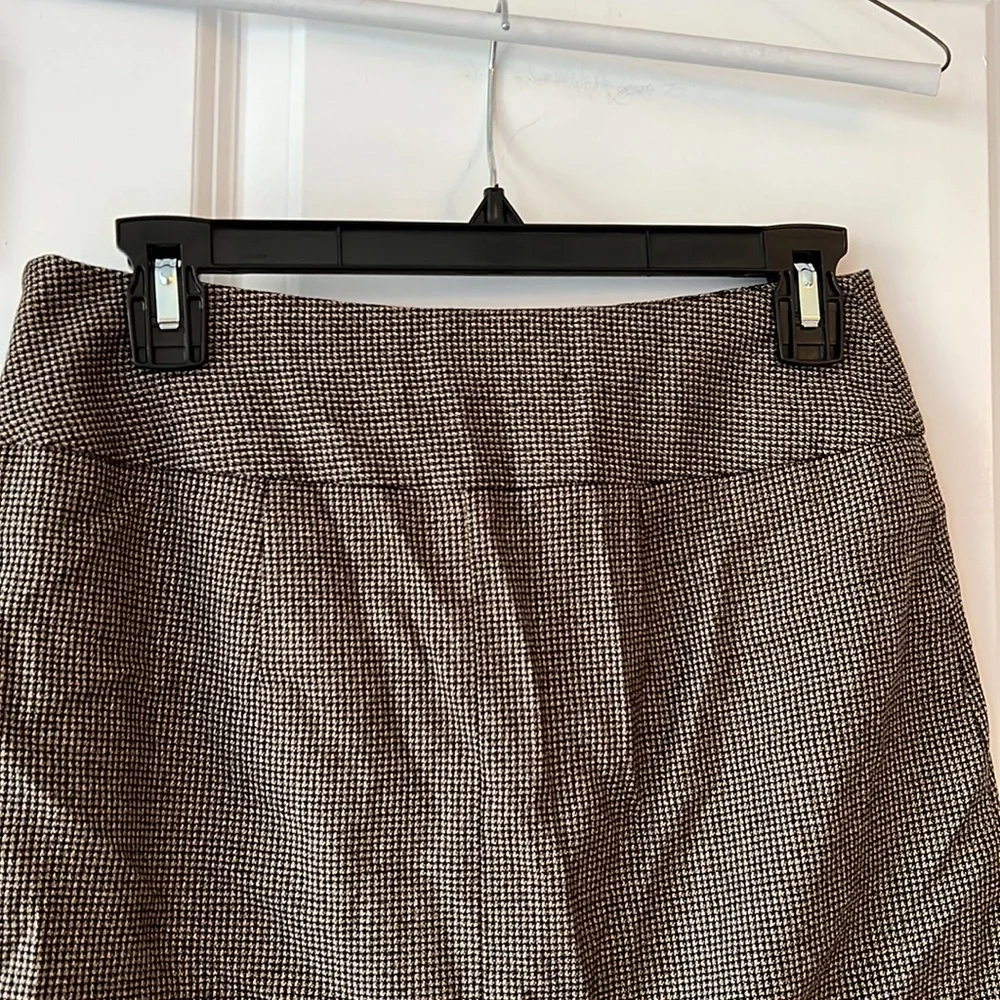 Adorable work skirt! - Picture 3 of 5